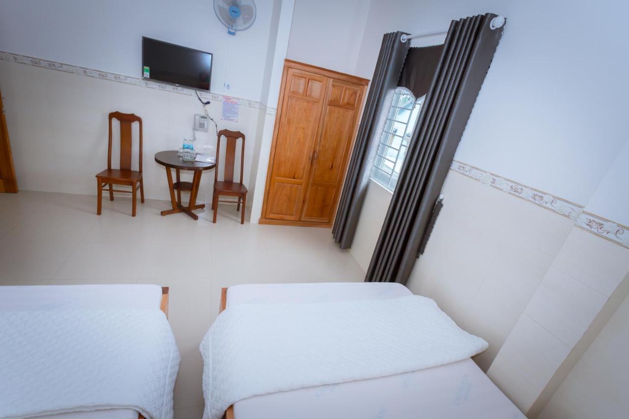 Khach San Son Ha Hotel Kon Tum Eksteriør billede