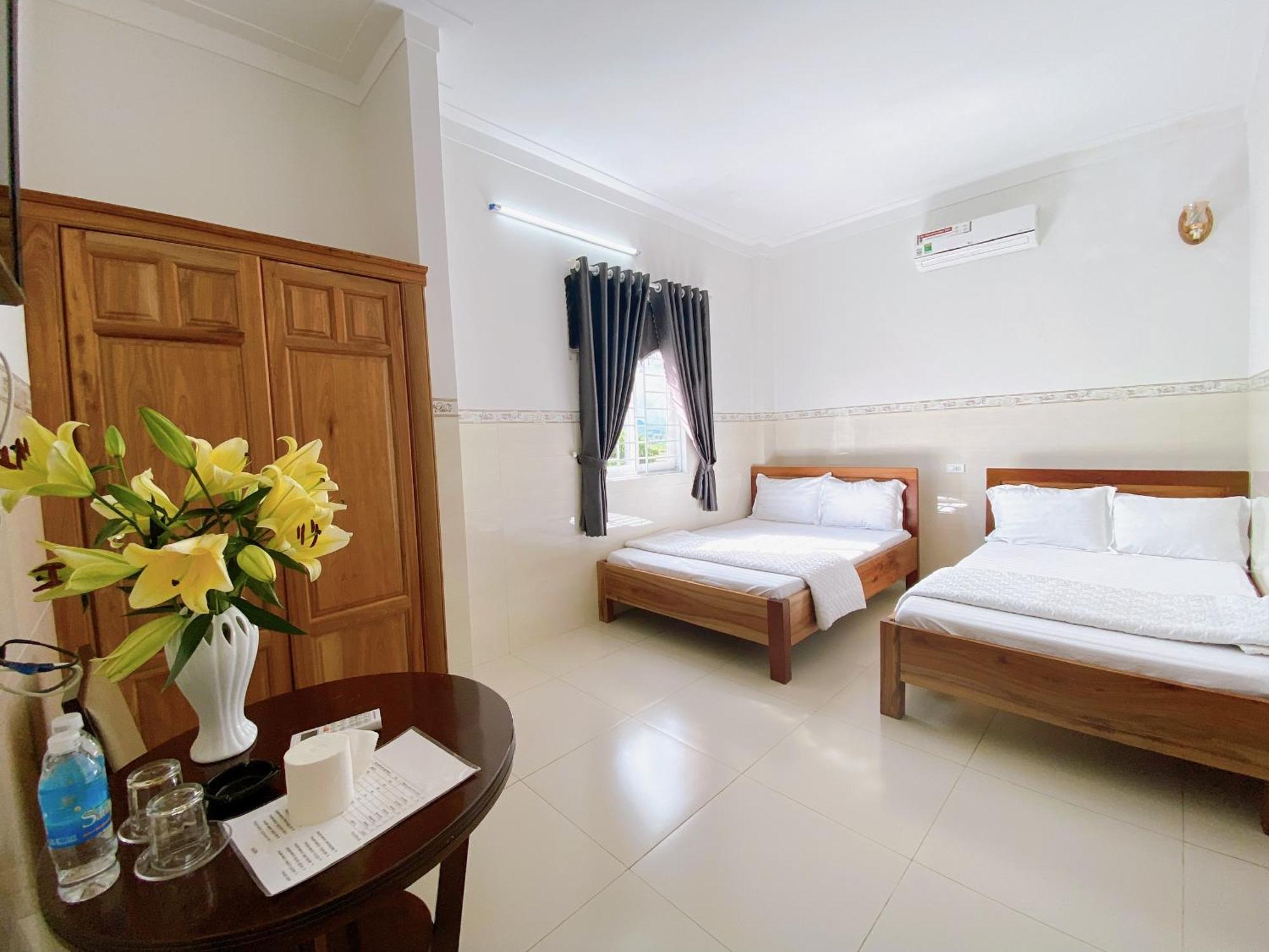Khach San Son Ha Hotel Kon Tum Eksteriør billede