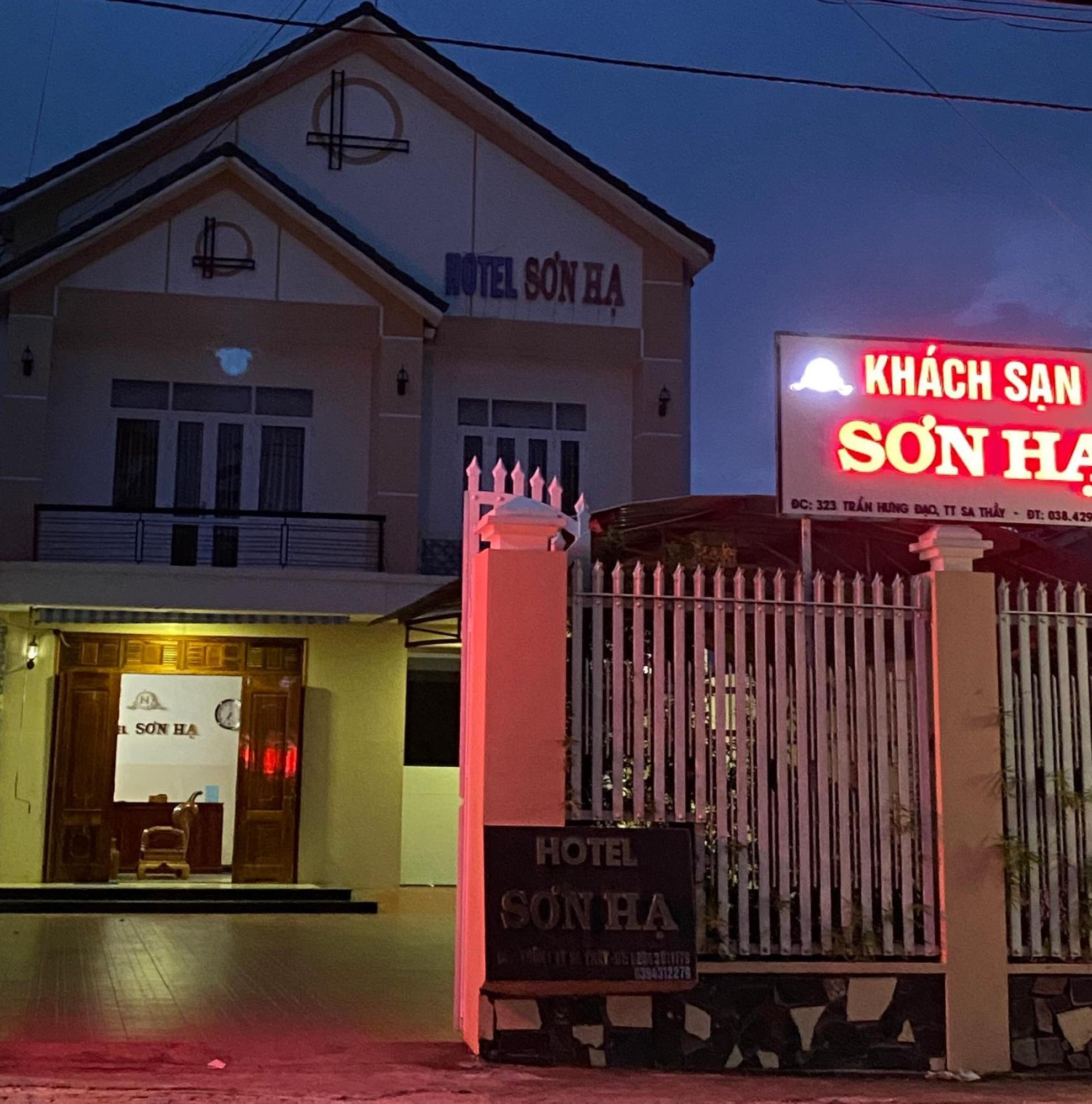 Khach San Son Ha Hotel Kon Tum Eksteriør billede